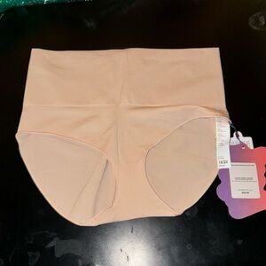 Yitty Undie NWT